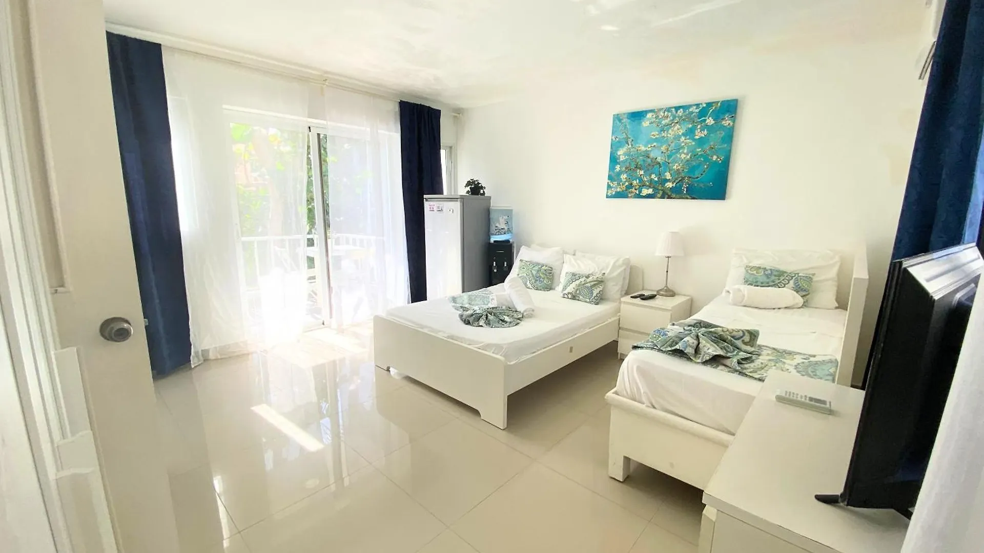 Hotel Atlantico Studios - Playa Los Corales - Beach Club, Wifi, Swimming Pool Punta Cana